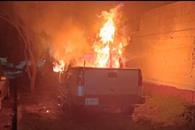 Acaba fuego con camioneta