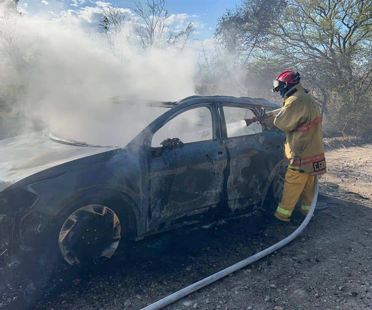 Se incendia camioneta en General Ter&aacute;n