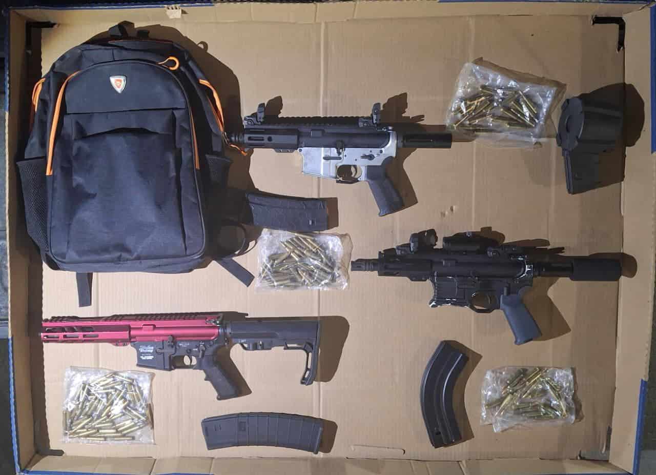 En dos operativos simult&aacute;neos montados en las zonas norte y sur de Monterrey; Fuerza Civil detuvo a dos hombres considerados como generadores de violencia.