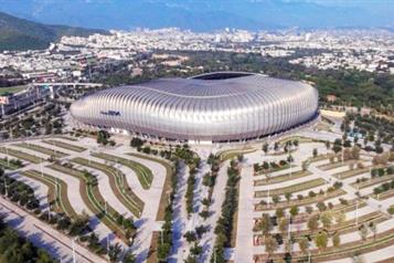 Muere tras ataque en instalaciones de estadio