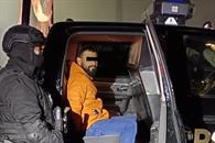 Rompen sellos de clausura en bar; los detienen