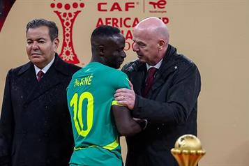 Molesta a Infantino abandono de Senegal en final de Copa Africana 