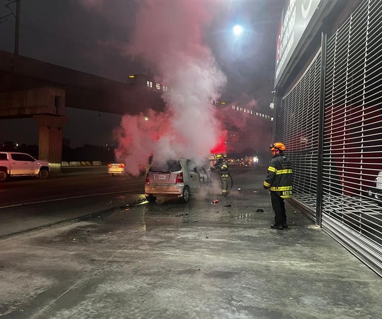 Se incendia auto en Guadalupe