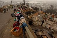 Damnificados claman por ayuda tras incendios que dejan 20 muertos