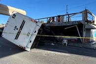 Aseguran que chofer roba cami&oacute;n accidentado