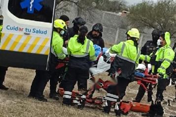 Trasladan v&iacute;a a&eacute;rea a lesionado en accidente vial