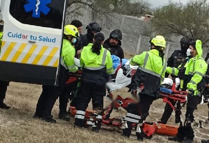Trasladan v&iacute;a a&eacute;rea a lesionado en accidente vial