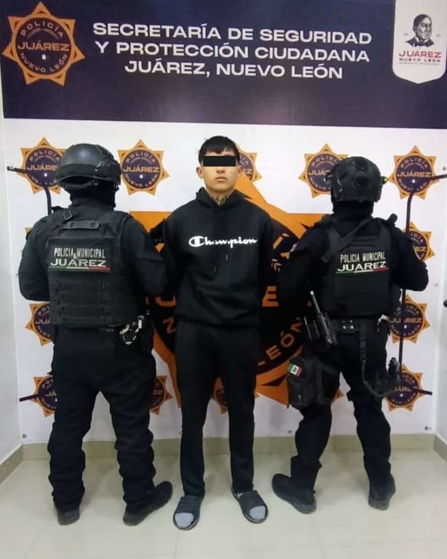 Durante recorridos de prevenci&oacute;n y vigilancia del Operativo Calles en Orden, elementos de la Secretar&iacute;a de Seguridad y Protecci&oacute;n Ciudadana de Ju&aacute;rez detuvieron a un hombre por delitos contra la salud, en hechos registrados en la Colonia Arcadia.