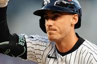 Firman Yanquis a Bellinger