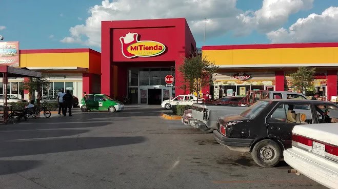 Cae portón sobre guardia; queda grave Cae portón sobre guardia; queda grave