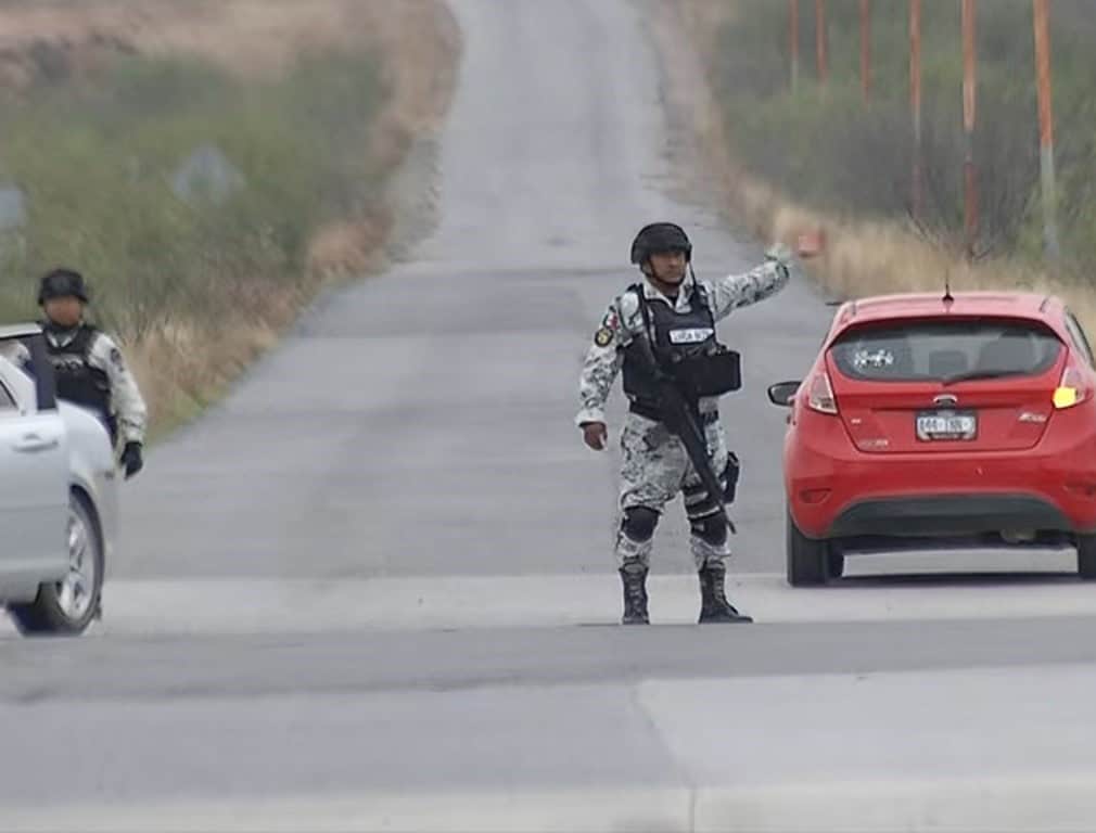 Una mujer fue encontrada asesinada con un arma blanca, en el interior de un hotel ubicado en la zona centro del municipio de An&aacute;huac, Nuevo Le&oacute;n.