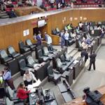 ... Legisladores esperan la invitaci&oacute;n