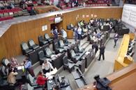 ... Legisladores esperan la invitaci&oacute;n