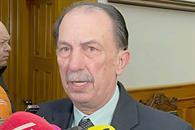 Desmiente Fiscalía se haya lesionado a catedrático. Desmiente Fiscalía se haya lesionado a catedrático.