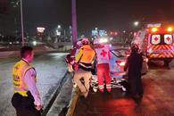 Estrella taxi contra anuncio de bandera