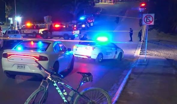 Muere mujer ciclista al estrellarse contra muro en Monterrey