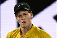 Avanzan Sinner y Zverev a octavos