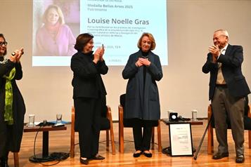 Louis Noelle recibe medalla Bellas Artes