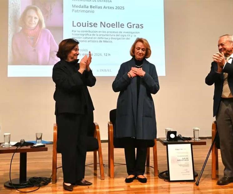 Louis Noelle recibe medalla Bellas Artes
