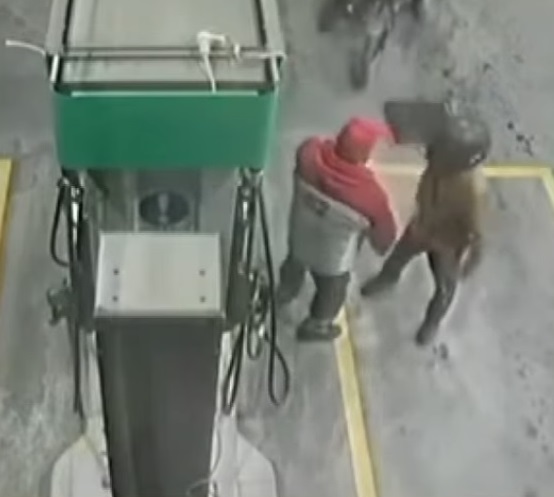 Asaltan gasolinera en Linares