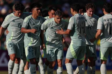 Triunfo de M&eacute;xico sin mucho &acute;brillo&acute;