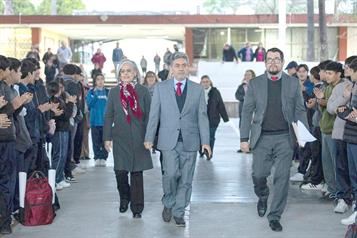 Analiza SE posible suspensi&oacute;n de clases