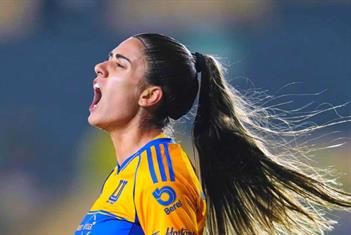 Remontan felinas y siguen invictas