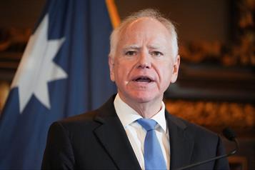 Acusa Walz a ICE de sembrar caos en Mine&aacute;polis