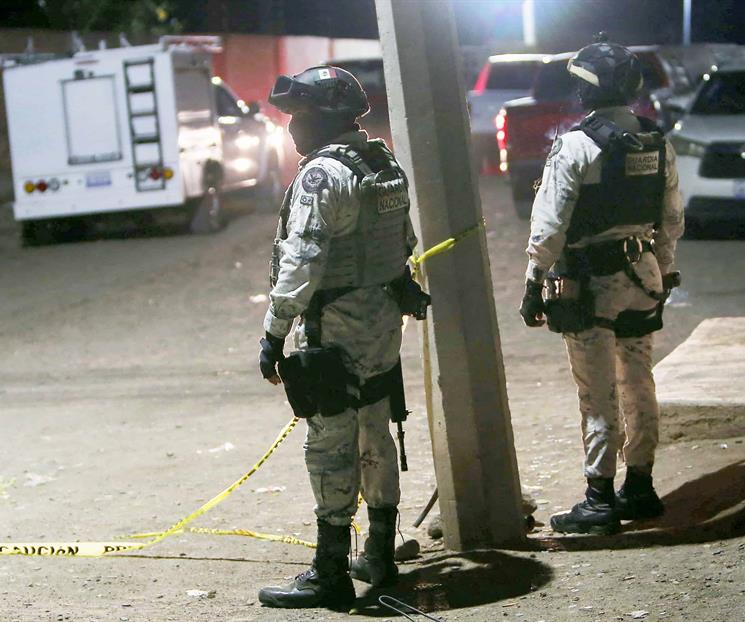 Irrumpen cancha de futbol en Salamanca; matan a 11