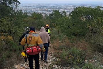 Logran rescatar a excursionista en el Cerro del Topo Chico