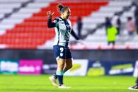 Charlyn marca triplete y presume ya siete goles Charlyn marca triplete y presume ya siete goles