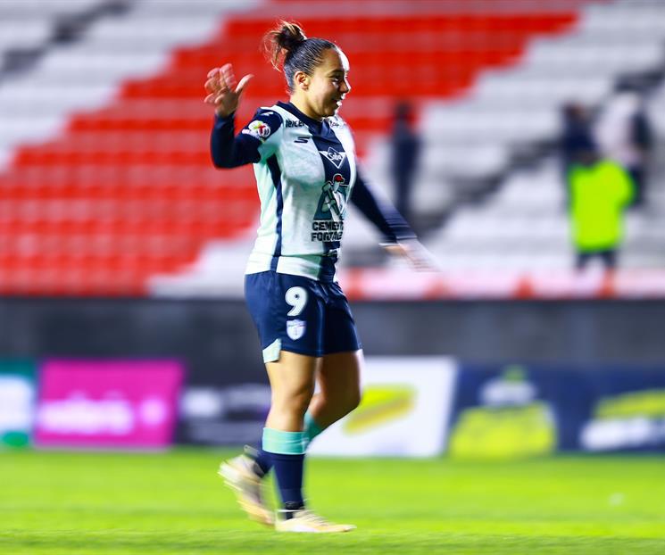 Charlyn marca triplete y presume ya siete goles Charlyn marca triplete y presume ya siete goles