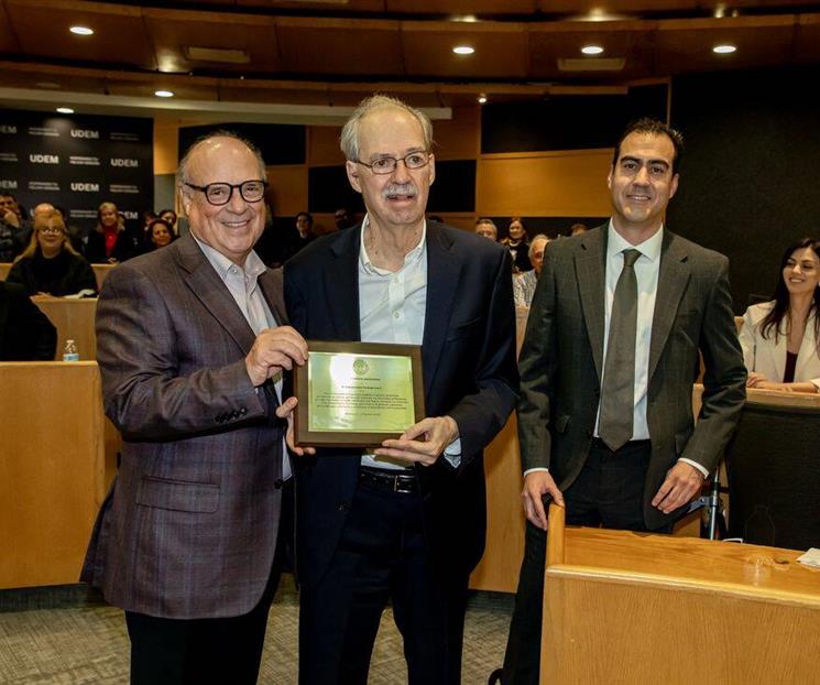 Honra UDEM la huella y liderazgo de Azcúnaga Guerra Honra UDEM la huella y liderazgo de Azcúnaga Guerra