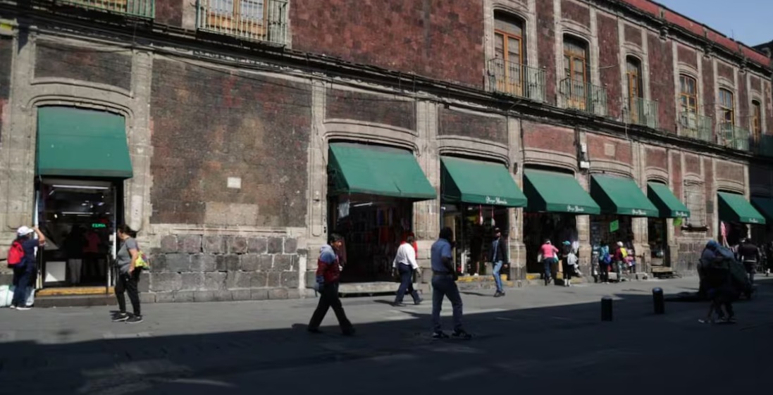 Reordenamiento de Centro Hist&oacute;rico es disminuir ambulantes: Cravioto