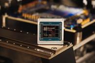 Microsoft crea un nuevo chip de IA para que ChatGPT sea m&aacute;s r&aacute;pido