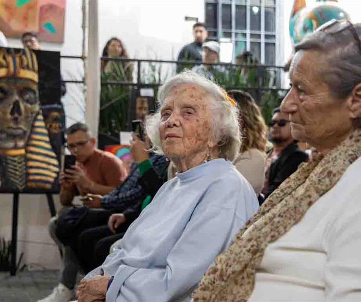 Elena Poniatowska recibe homenaje en su fundaci&oacute;n