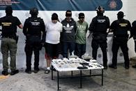 Caen con armas de fuego, cartuchos y droga
