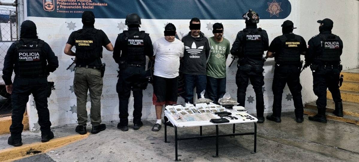 Caen con armas de fuego, cartuchos y droga
