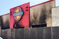 Vinculan a 6 personas y a representante de Waldos por incendio