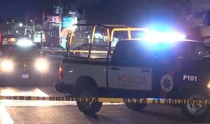 Ejecutan a conductor de auto frente a su hijo Ejecutan a conductor de auto frente a su hijo