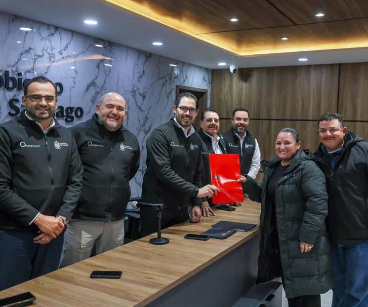 Entregan en Santiago escrituración de sus viviendas a 12 familias Entregan en Santiago escrituración de sus viviendas a 12 familias