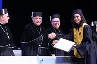 La resistencia como arte y la madurez como plenitud La resistencia como arte y la madurez como plenitud