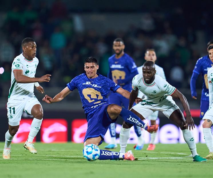 Golea Pumas a Santos