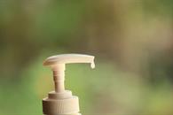 7 beneficios del agua micelar en la belleza