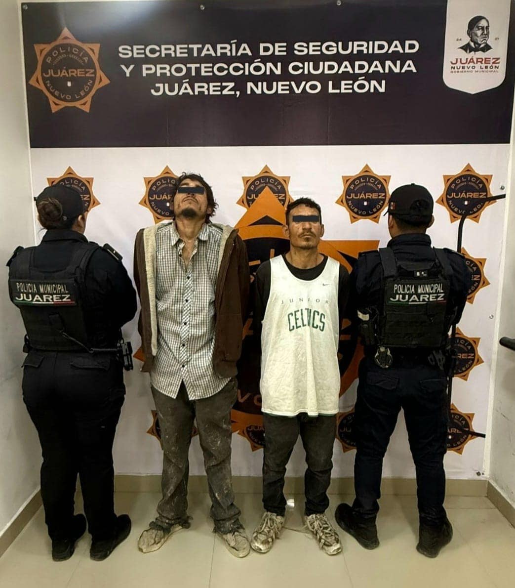 Elementos de la Polic&iacute;a de Ju&aacute;rez realizaron la detenci&oacute;n de dos personas por su responsabilidad en delitos contra el medio ambiente, tras atender un reporte ciudadano durante recorridos de prevenci&oacute;n y vigilancia.