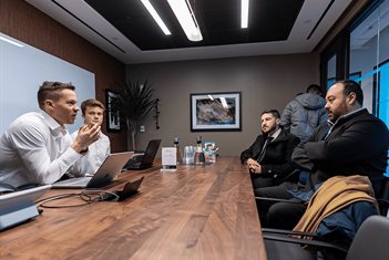 Anuncia Samuel en NY acuerdo con RapidSOS para Mundial 2026