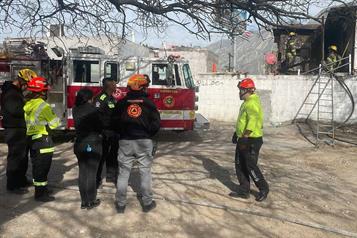 Se incendia vivienda en Santa Catarina