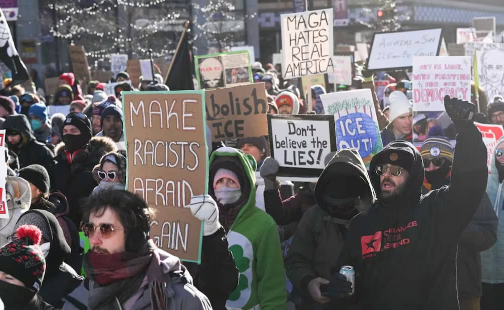 Marchan miles de personas en Minn&eacute;apolis tras los actos de ICE