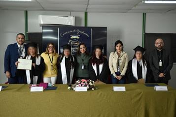 Se grad&uacute;a primera generaci&oacute;n de Derecho en el Cereso Femenil