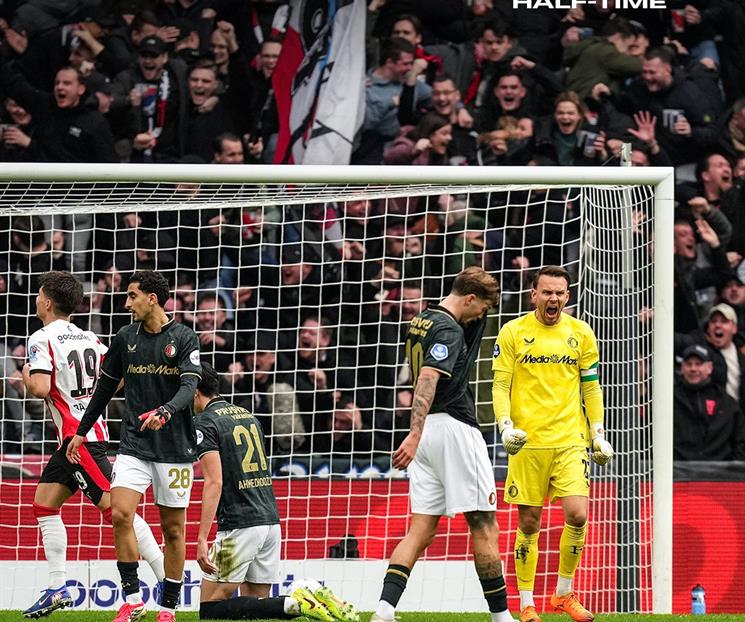 Gana el PSV y se alejan en la cima del futbol holand&eacute;s